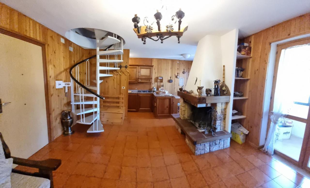 Residence La Regina Della Neve Рокарасо Екстериор снимка
